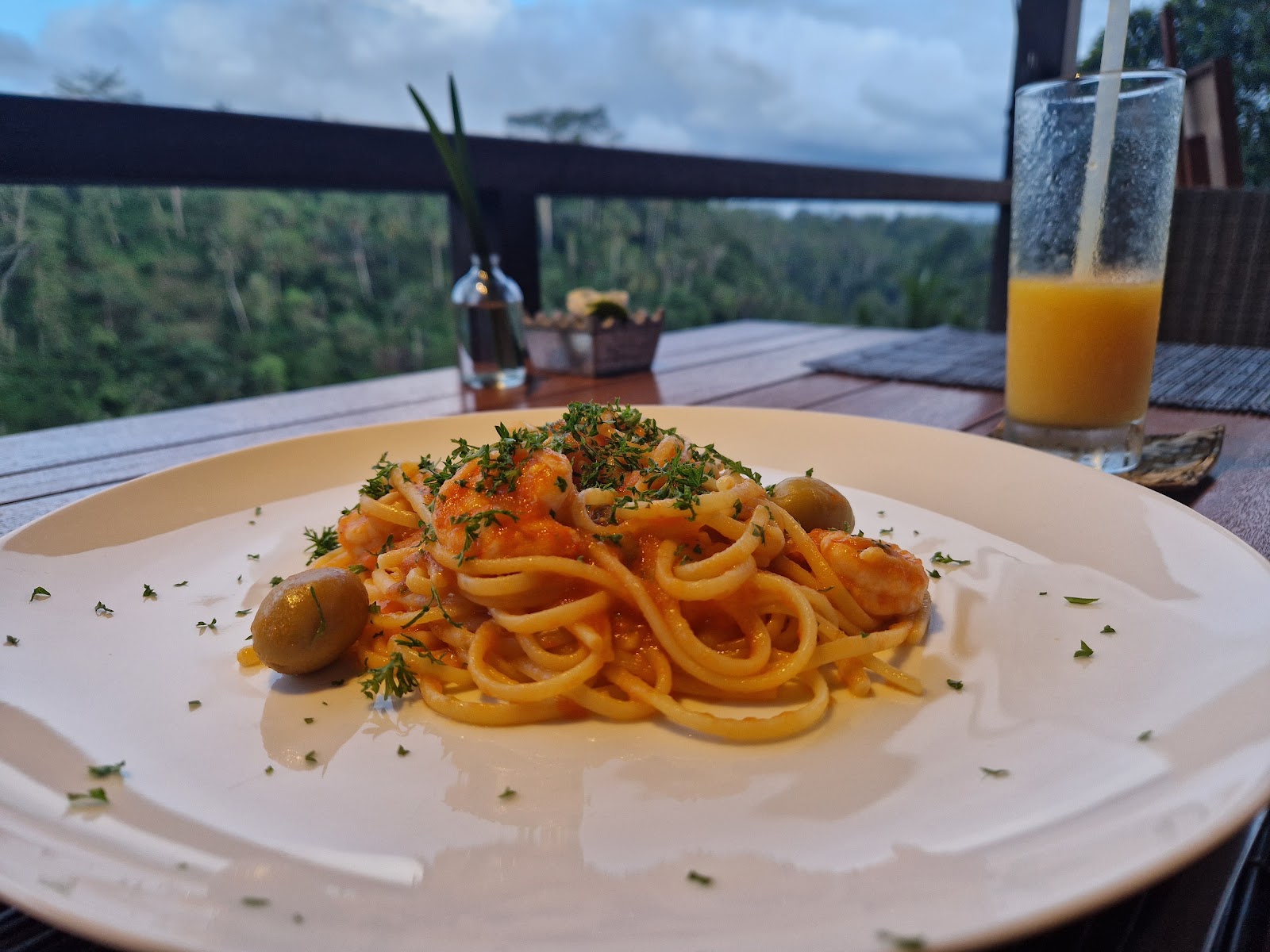 Suarapura Restaurant