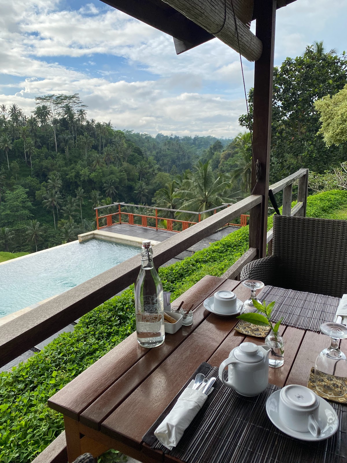 Suarapura Restaurant