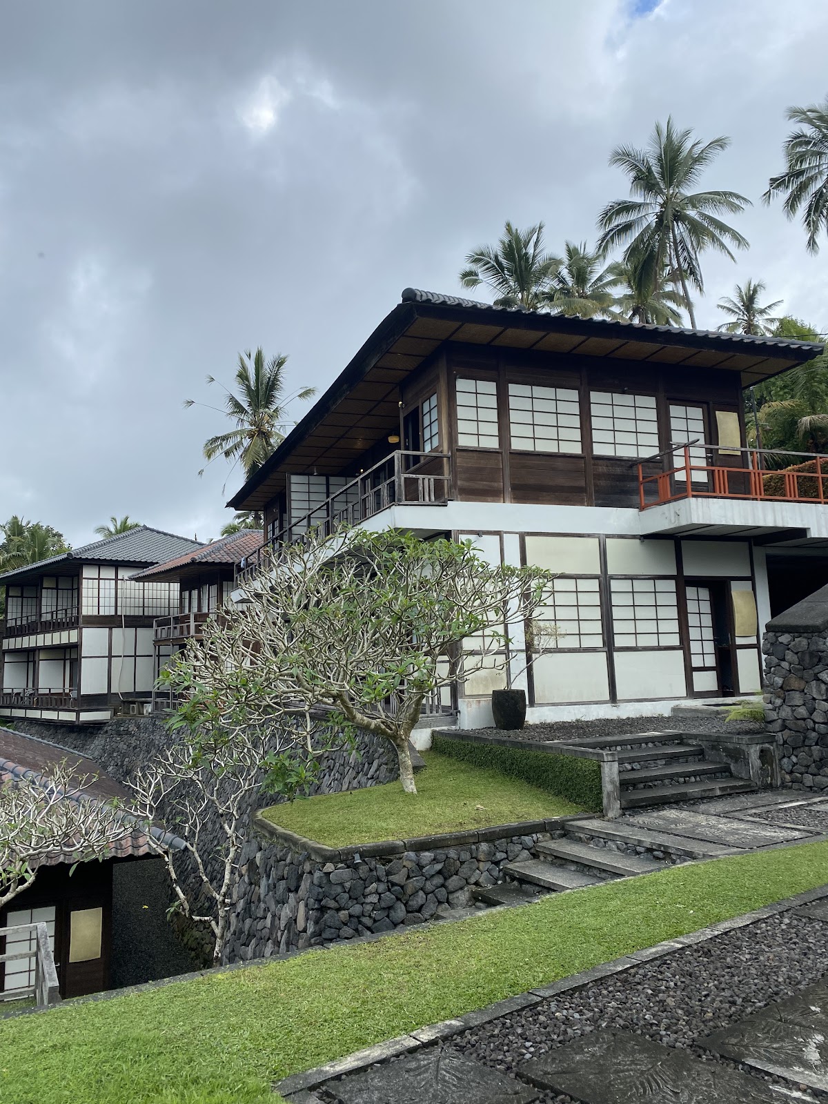 Suarapura Restaurant