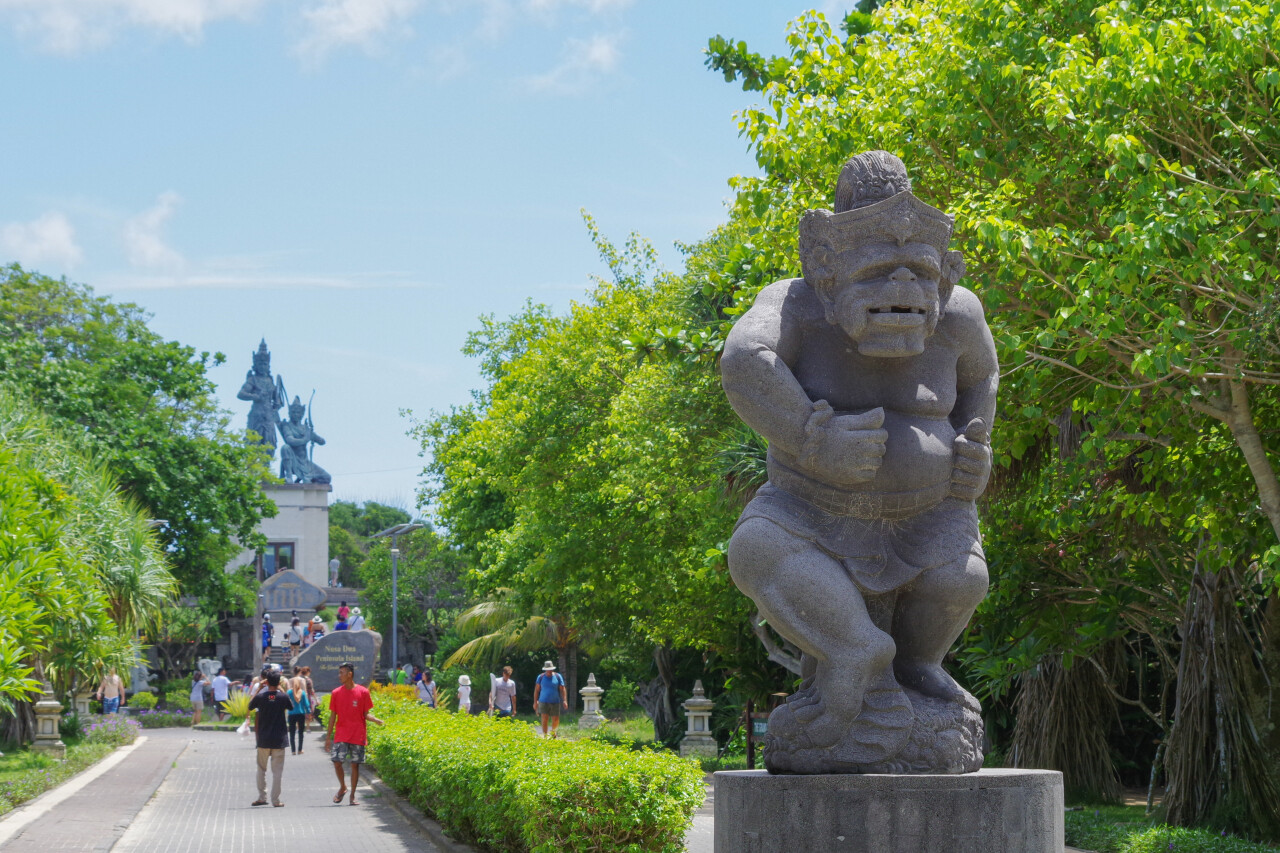 В курортной зоне Нуса-Дуа обновят дороги и приведут в порядок парки