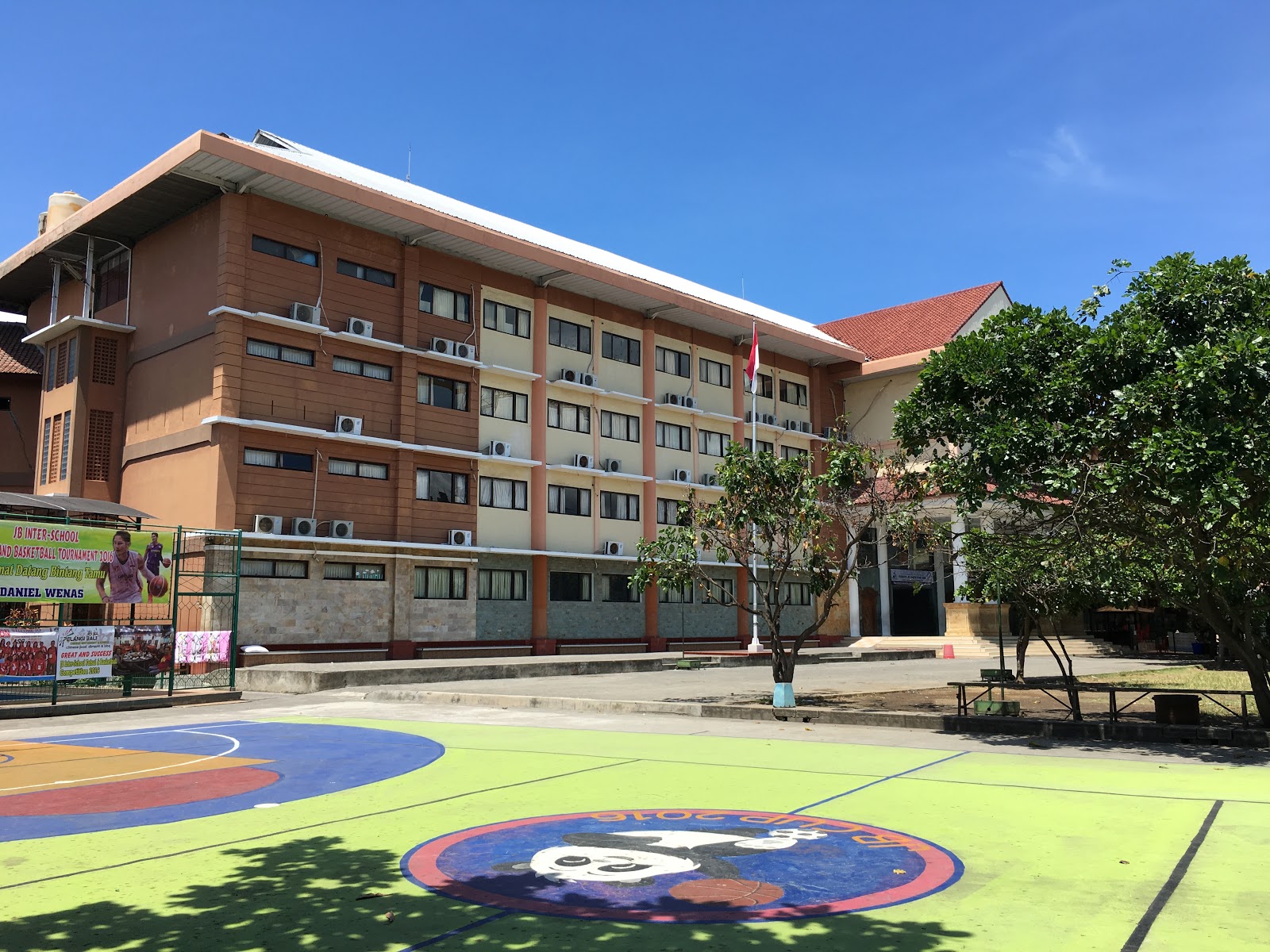 Jembatan Budaya School