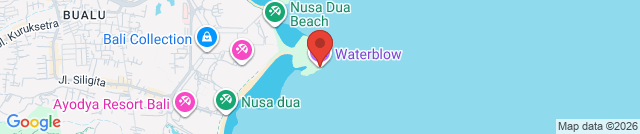 Фонтан в расщелине скалы (waterblow) в Нуса Дуа