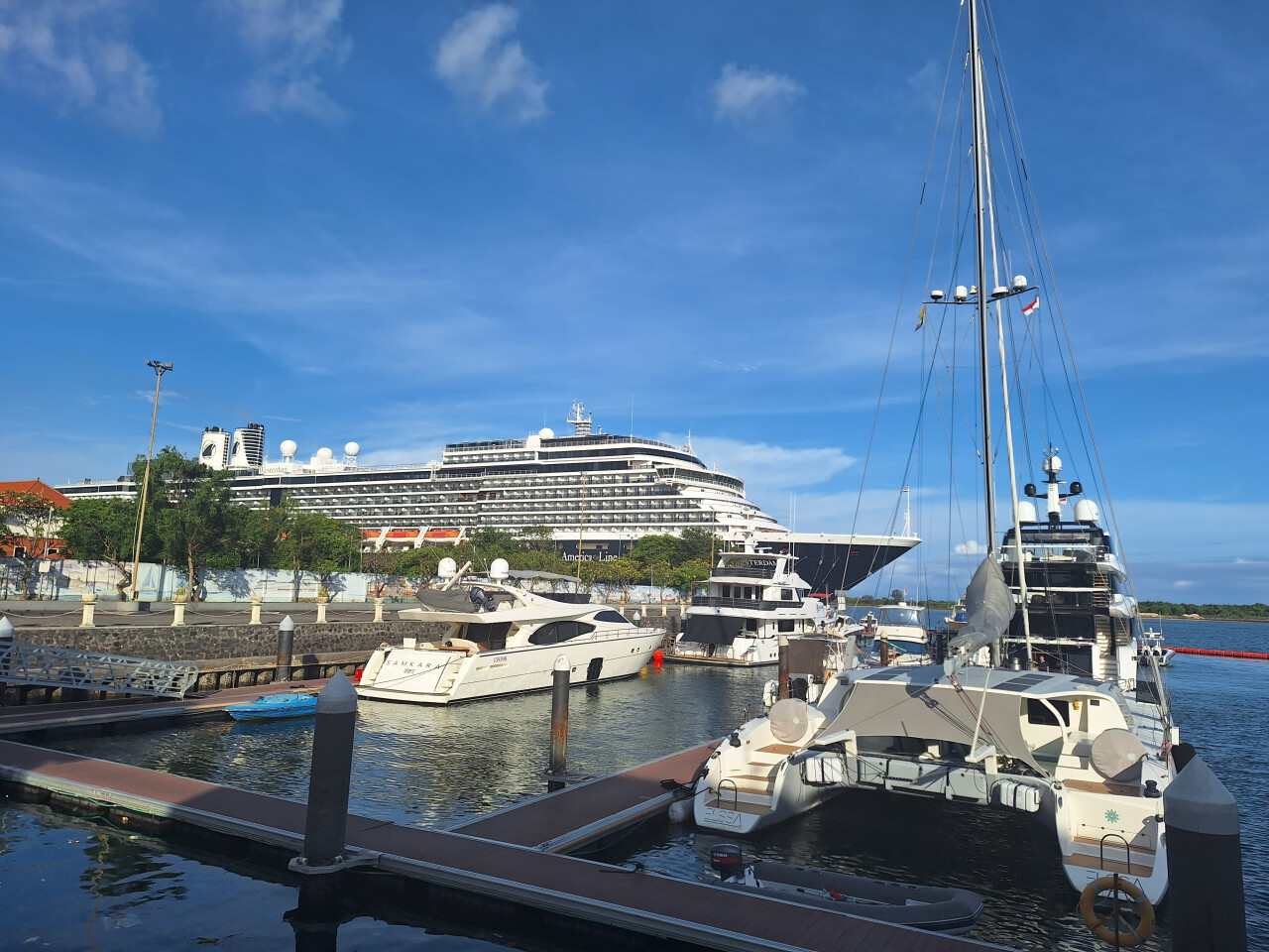 В 2025 году Бали принял 6 948 754 иностранных туриста, вырос въезд по морю