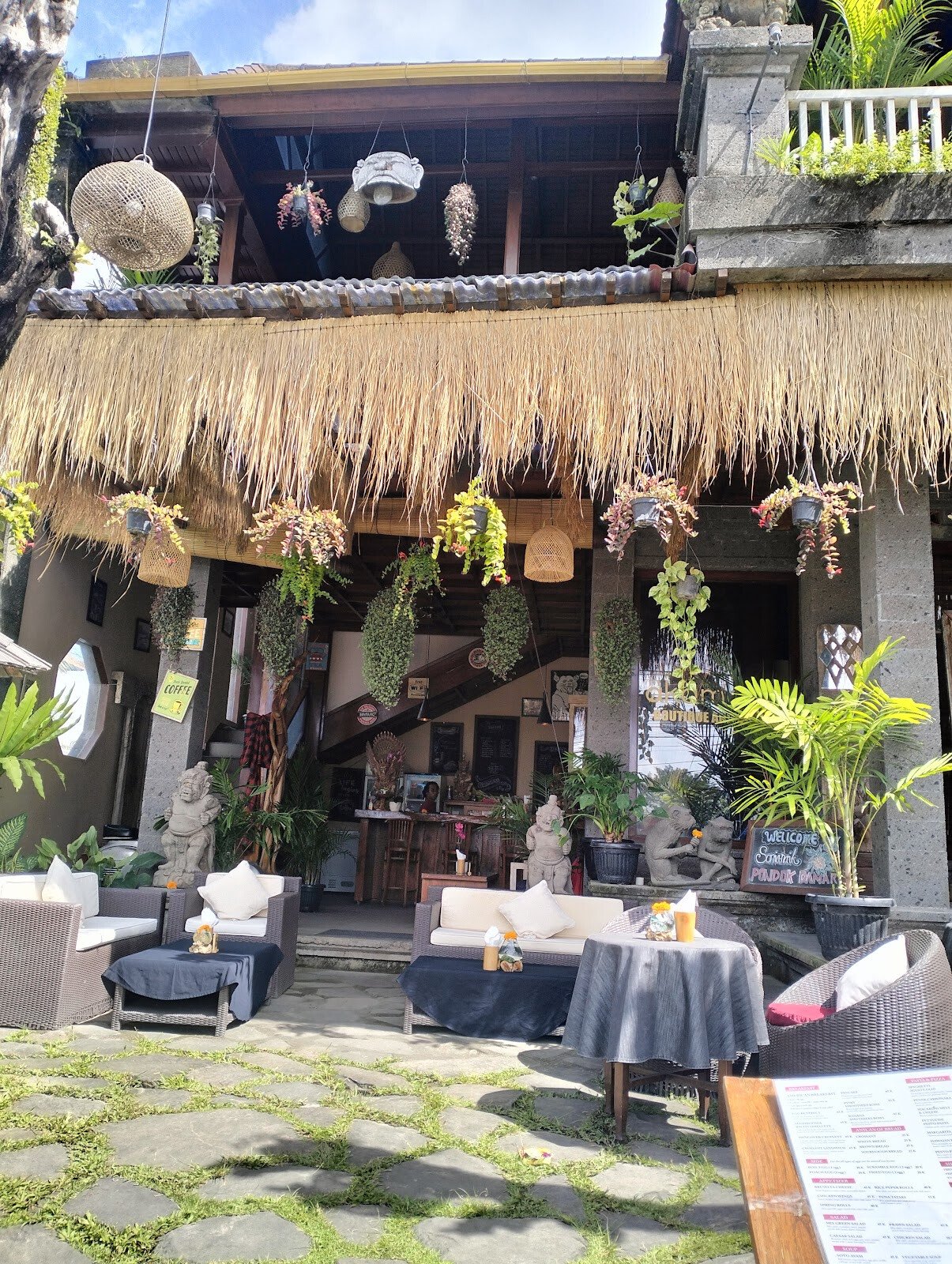 AKAMANA COFFEE