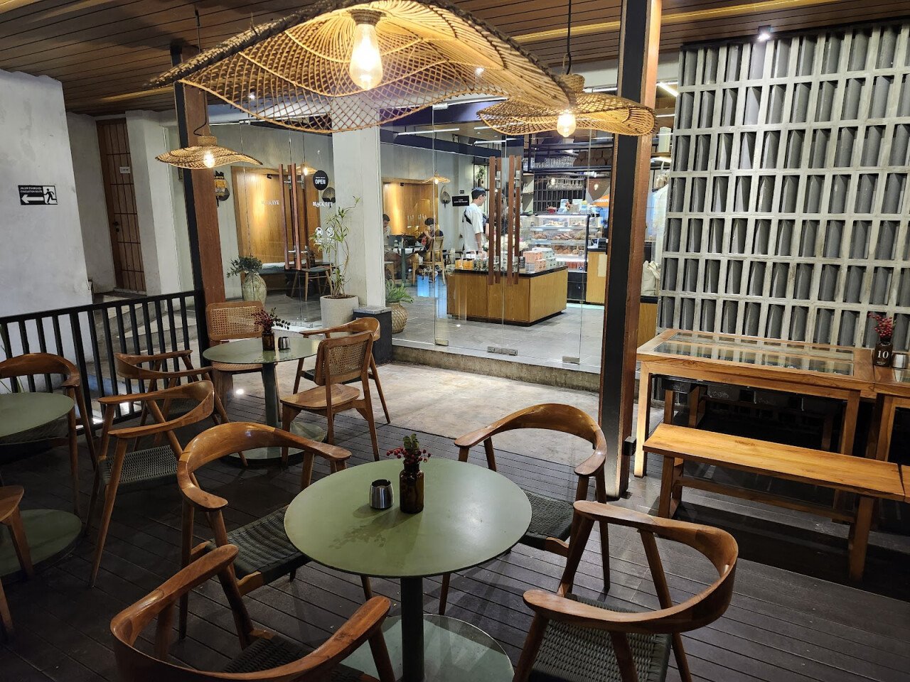 Black Eye Luwak Coffee & Eatery - Ubud