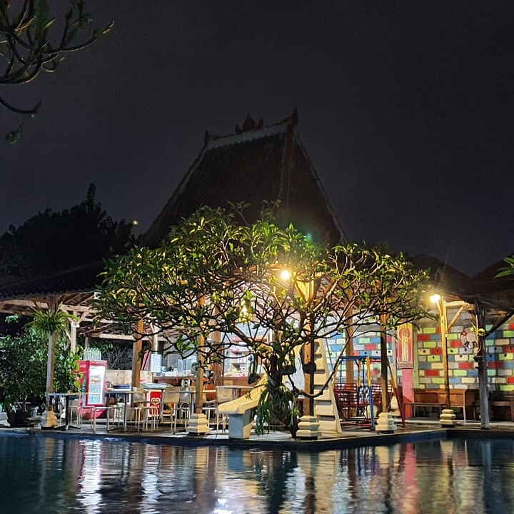 Swimming Pool Aria 2