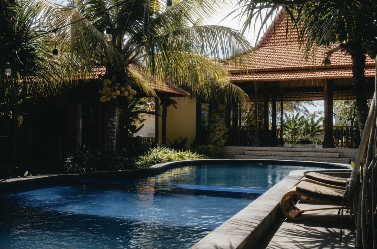 Либо лицензия, либо бан: в марте Airbnb и Booking зачистят от нелегалов