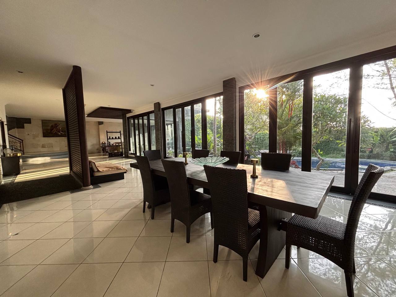 Вилла свободная комната в арт-поместье Унгасан 4 и более спален