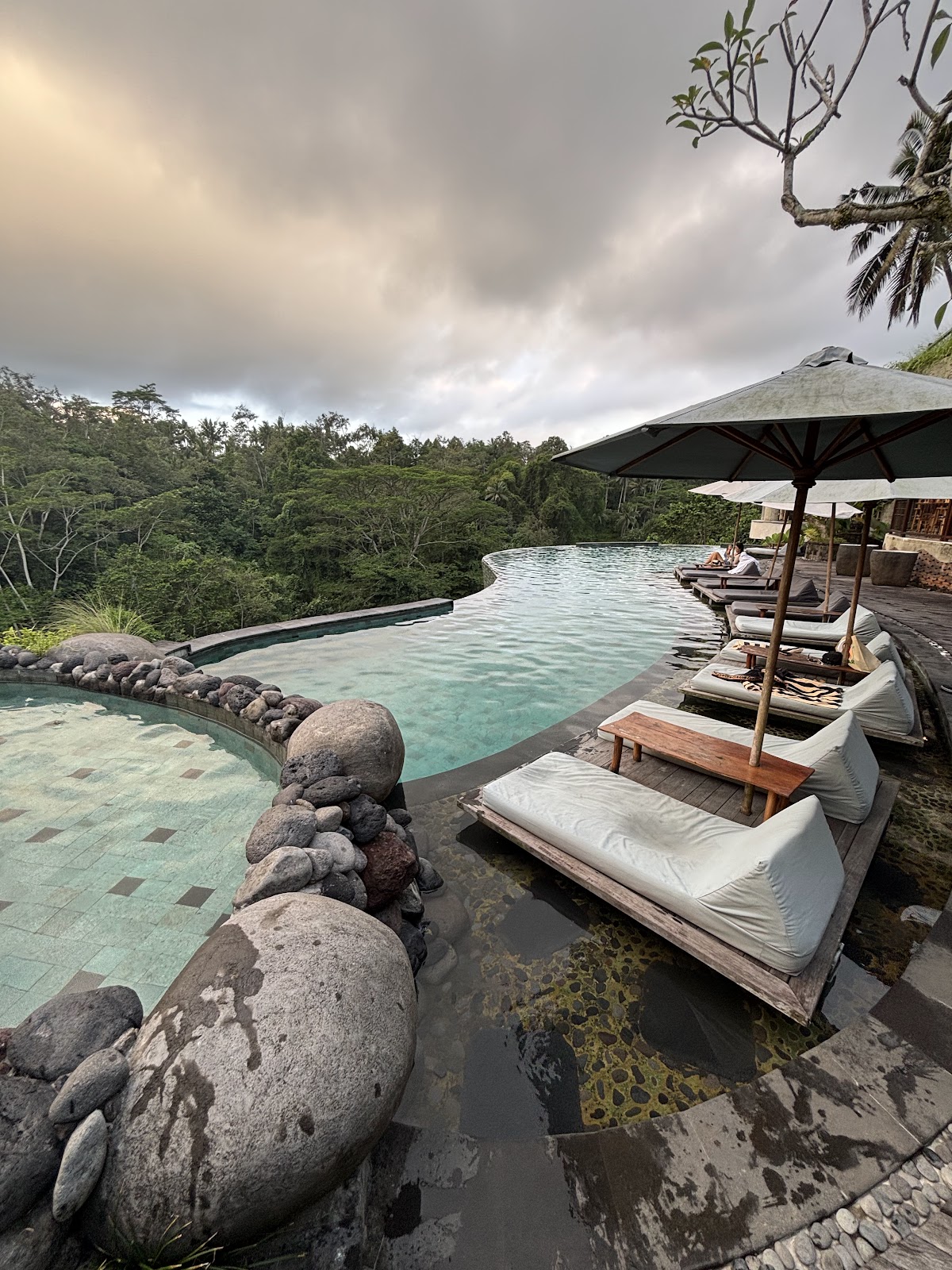 T'dung Restaurant Pool & Bar