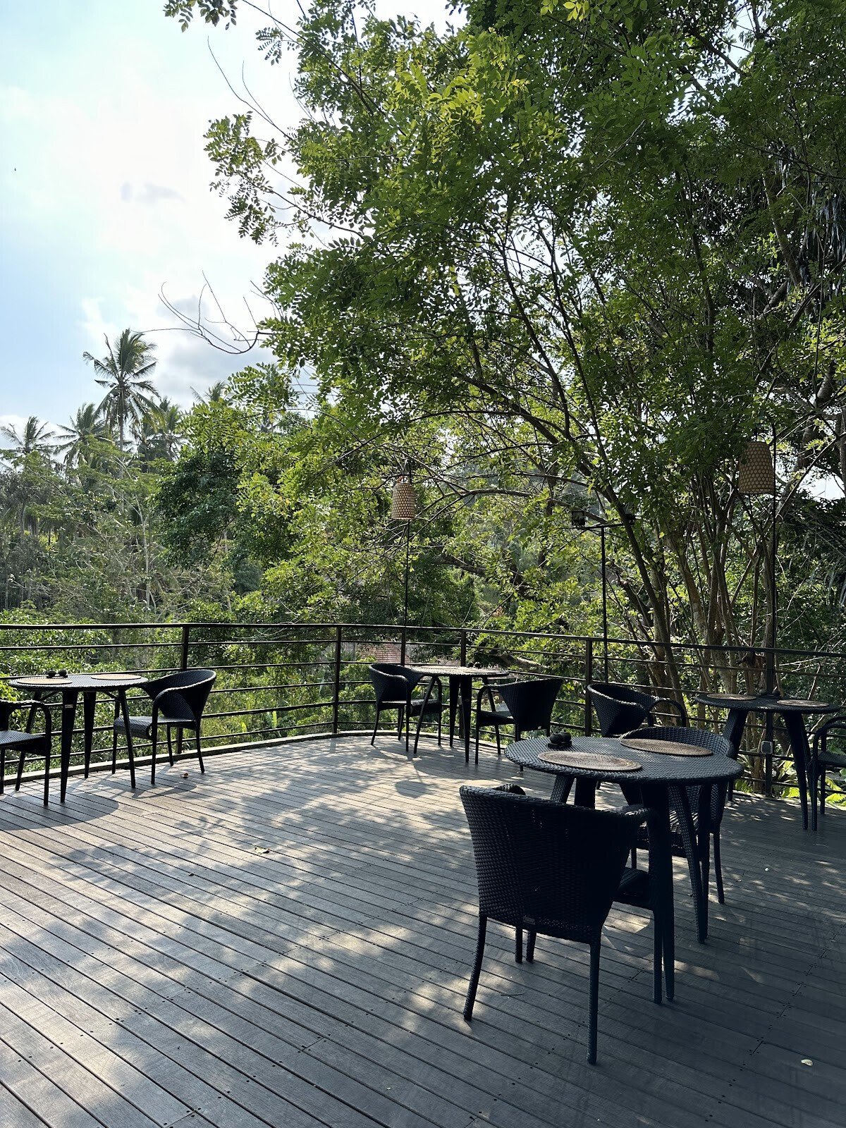 Air Cafe & Lounge