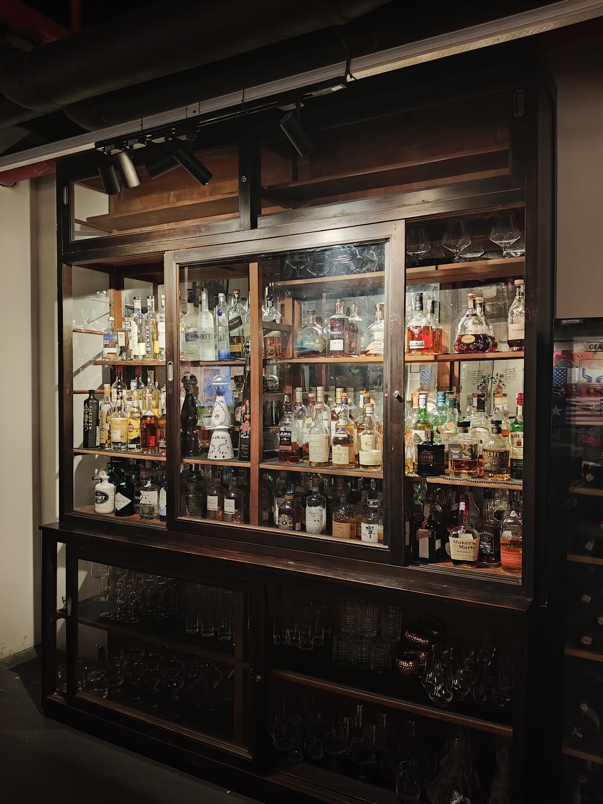 L'Atelier by Cyril Kongo