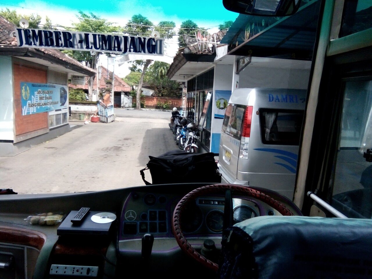 Автобусный терминал Damri Corporation Denpasar