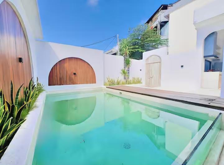 Вилла современная Беноа (нуса дуа) 3 спальни