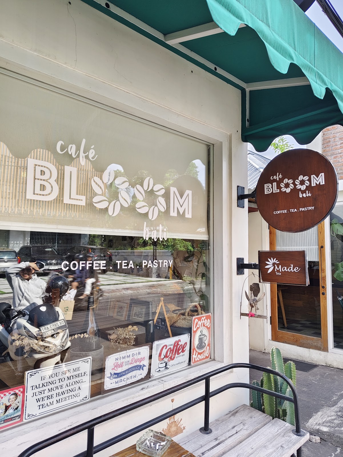 Café Bloom Bali | BloomWerk | Bloom After Dark