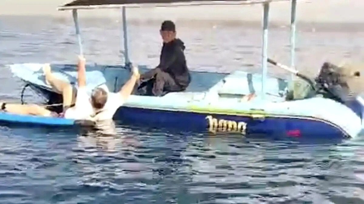 20 часов в открытом океане: на Бали спасли 64-летнего российского серфера