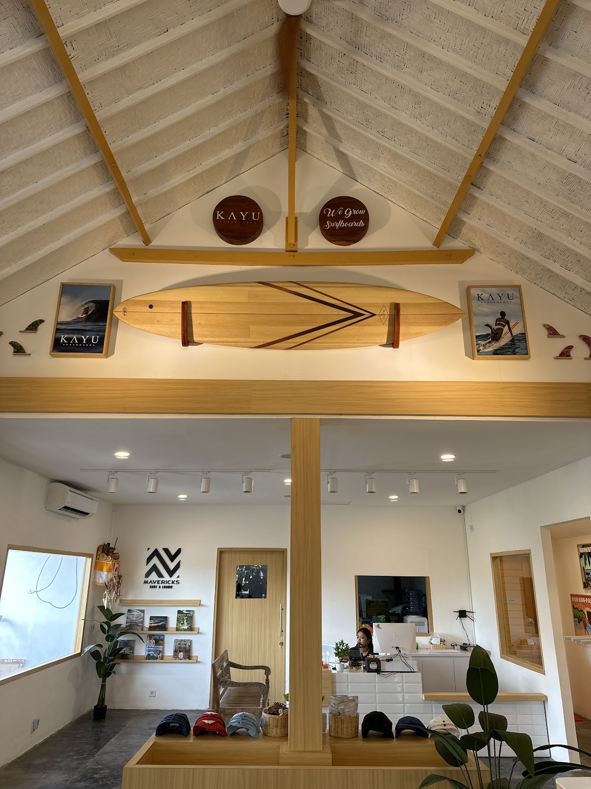 Mavericks Surf and Lounge