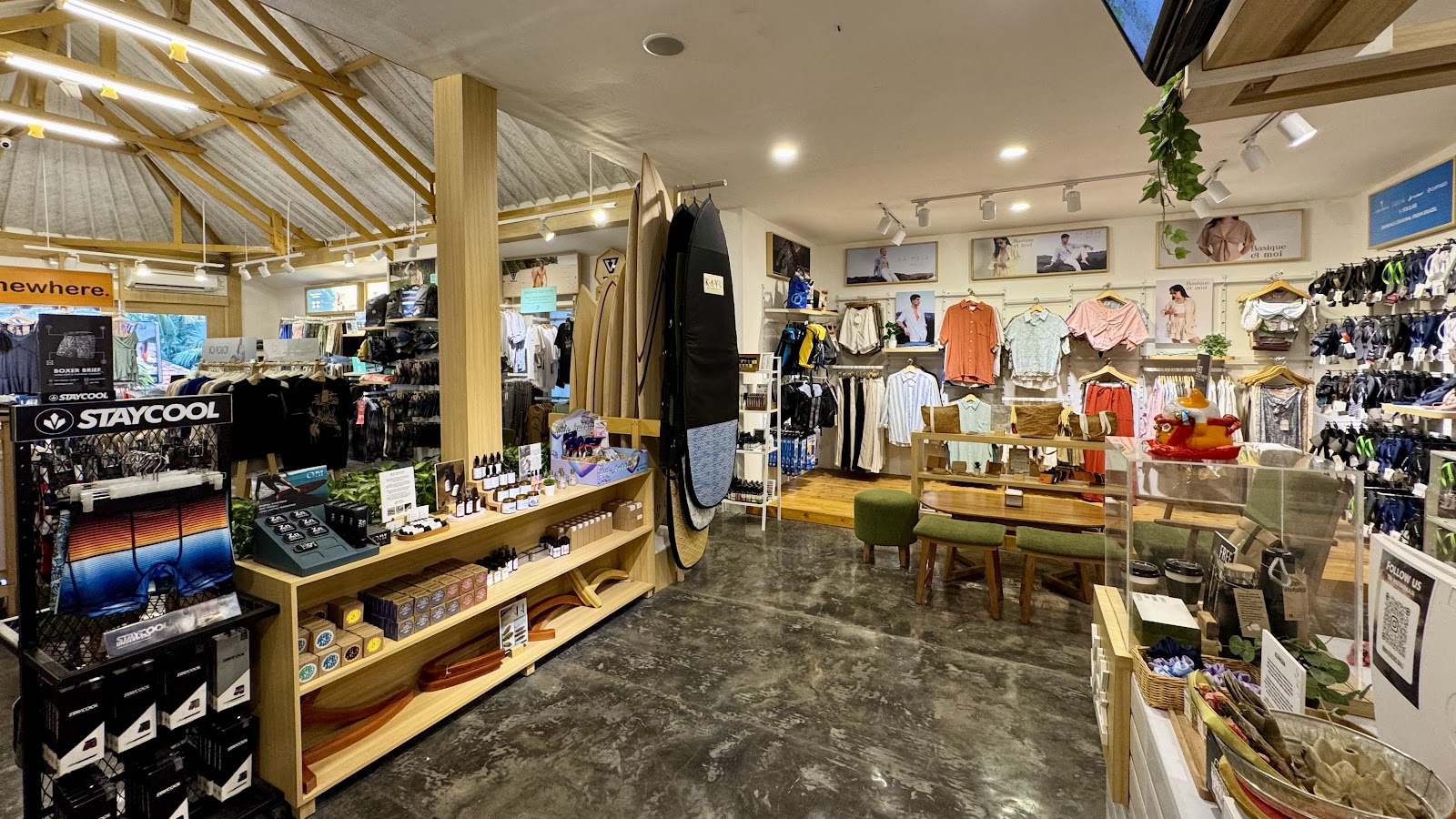 Mavericks Surf and Lounge