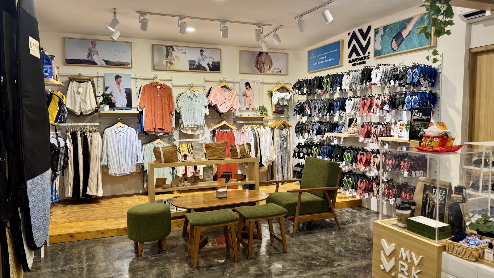 Mavericks Surf and Lounge