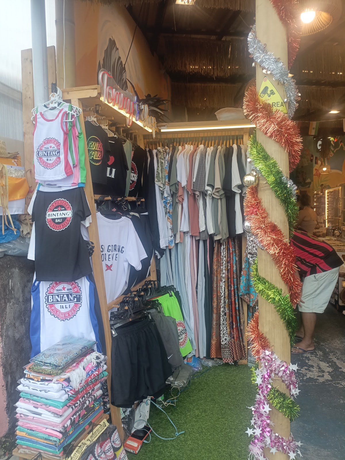 PADANG-PADANG ART MARKET