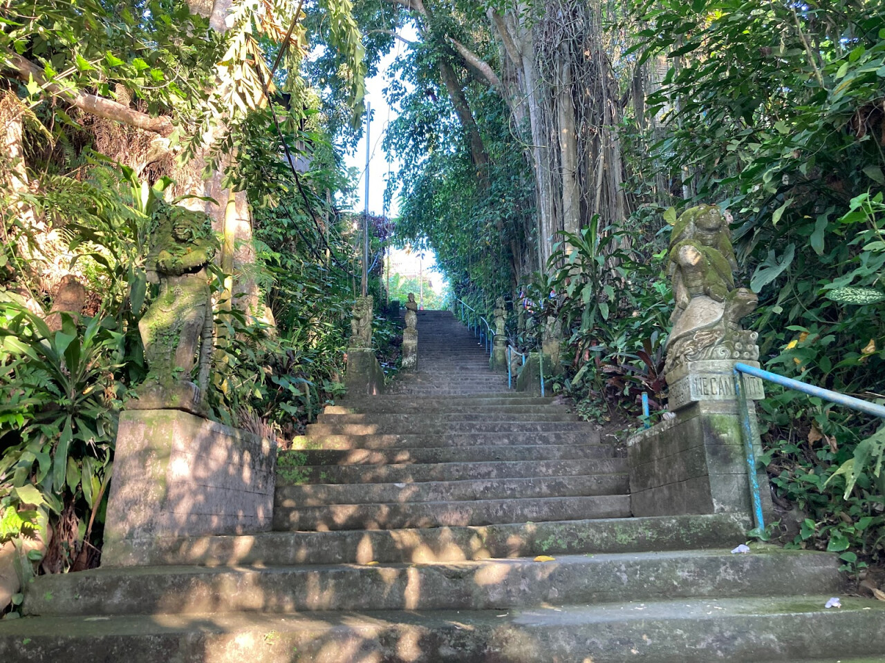 Penestanan​ stairs