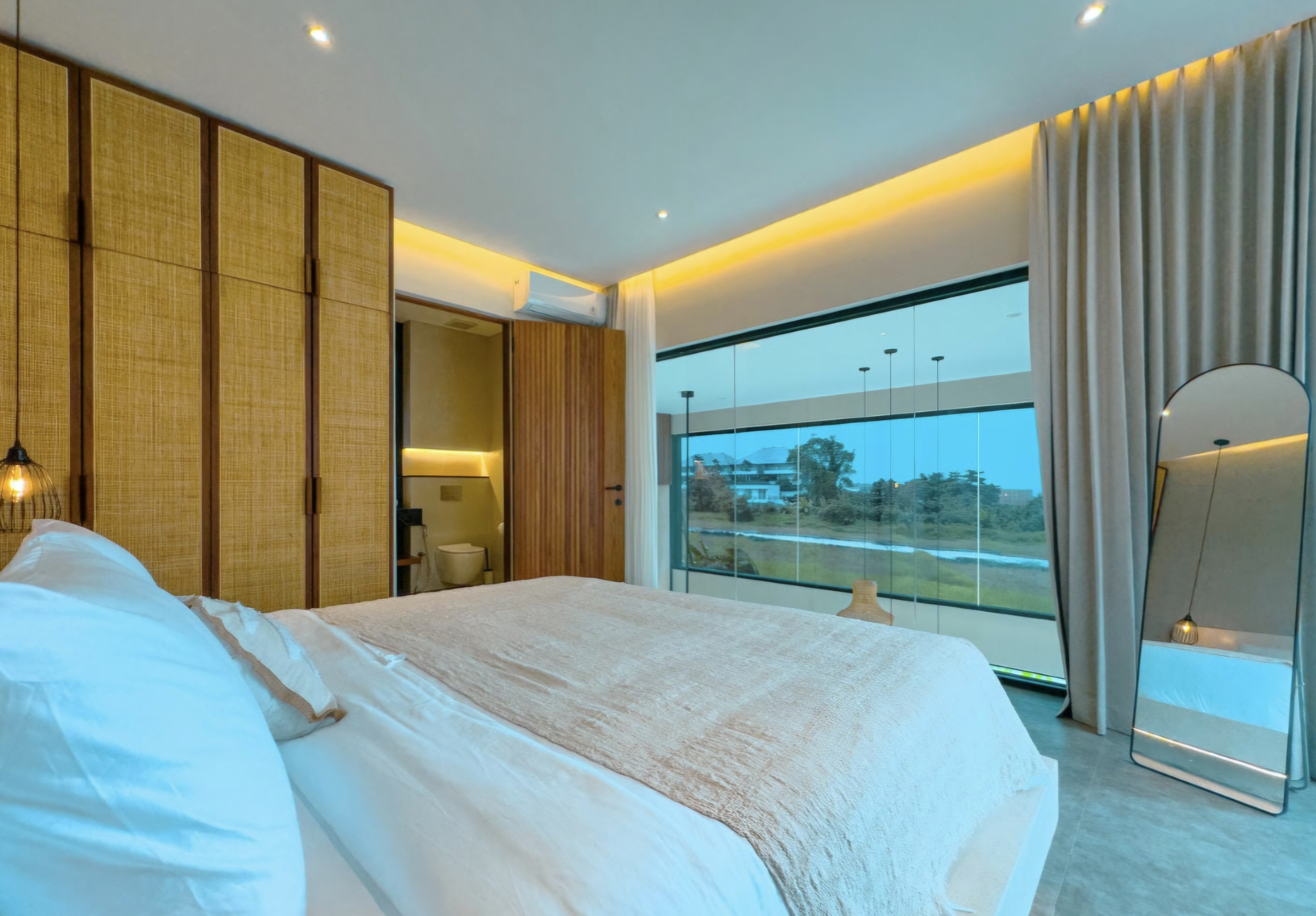 Вилла новая вилла/ вид на океан/джакузи и rooftop Чангу 488м² 4 и более спален