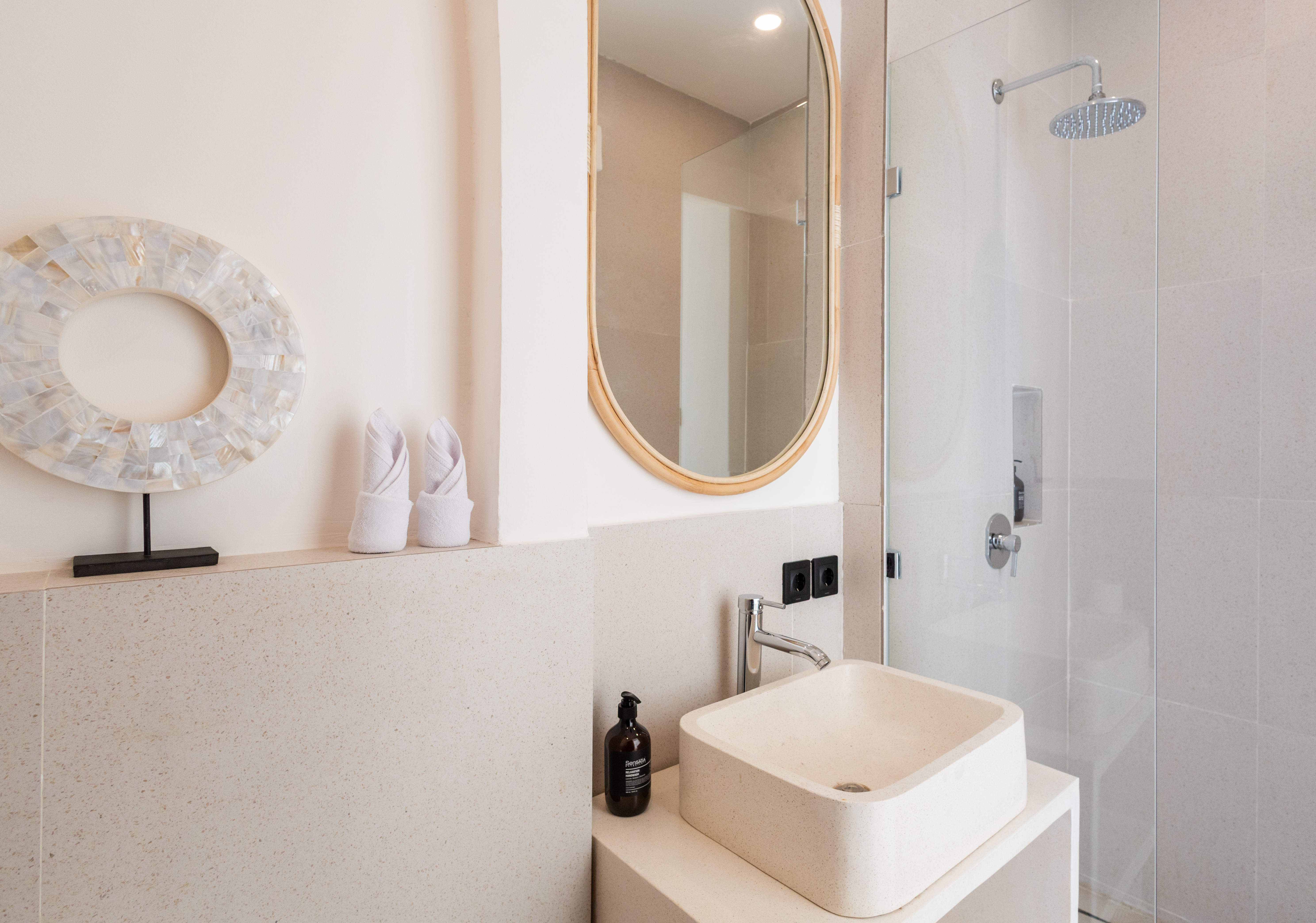 Вилла современная вилла 2br с бассейном и руфтопом Чангу 90м² 2 спальни