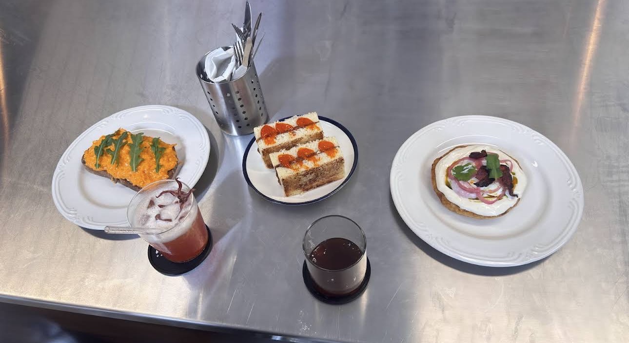 Moody's Café & Vinyls