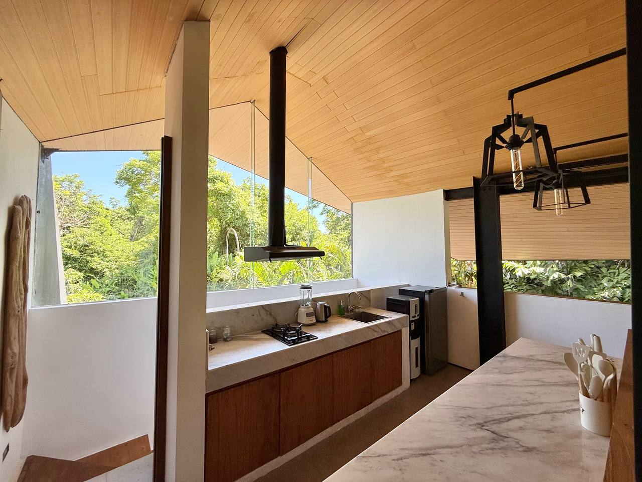 Вилла потрясающая с большим бассейном Беноа (нуса дуа) 2 спальни