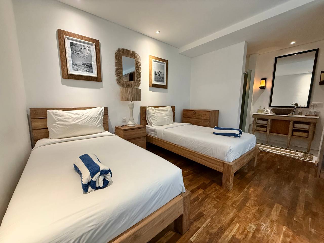 Вилла современная Беноа (нуса дуа) 2 спальни