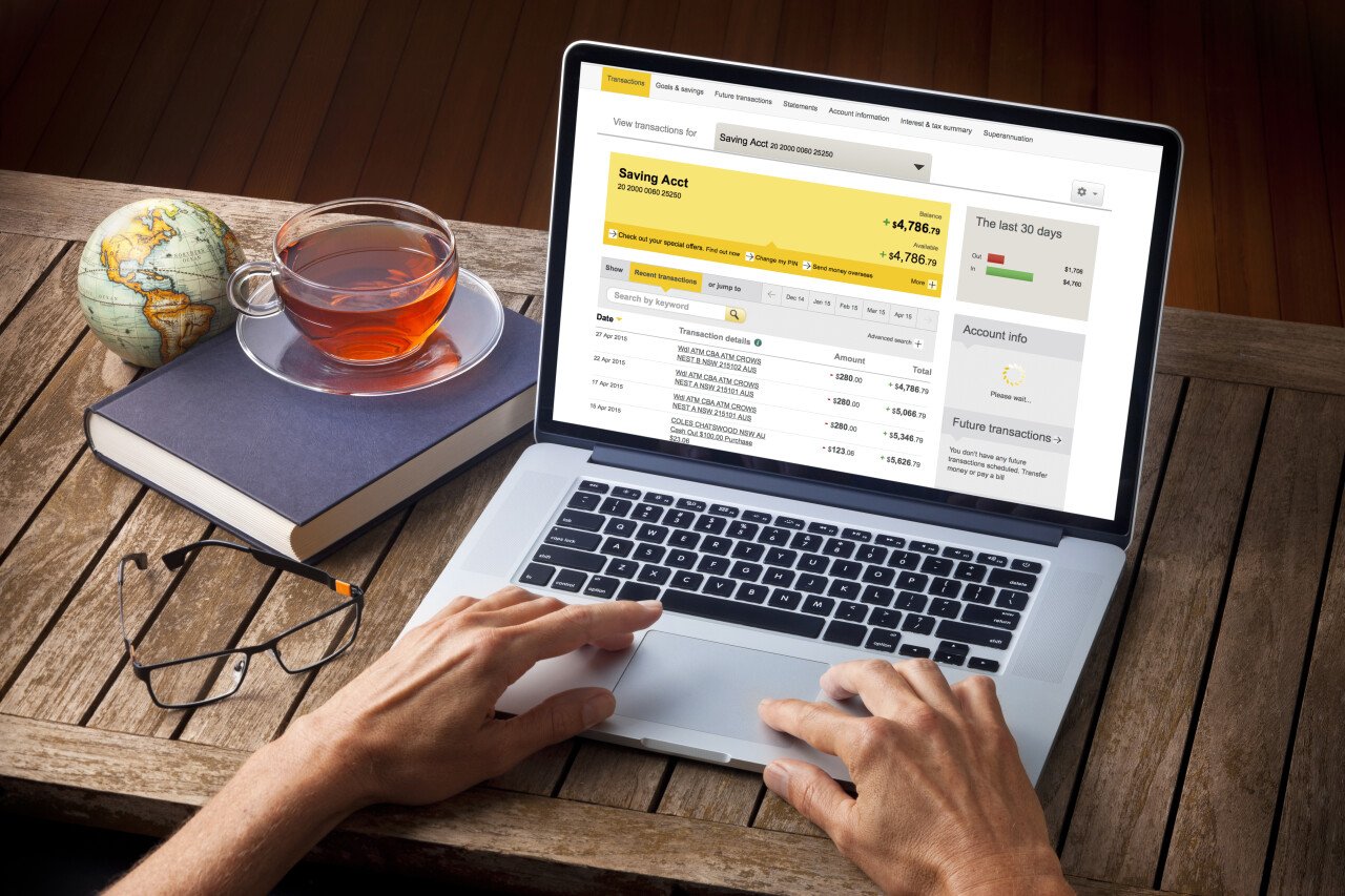 Иностранцам напомнили: банковский счет в Индонезии не дает права работать