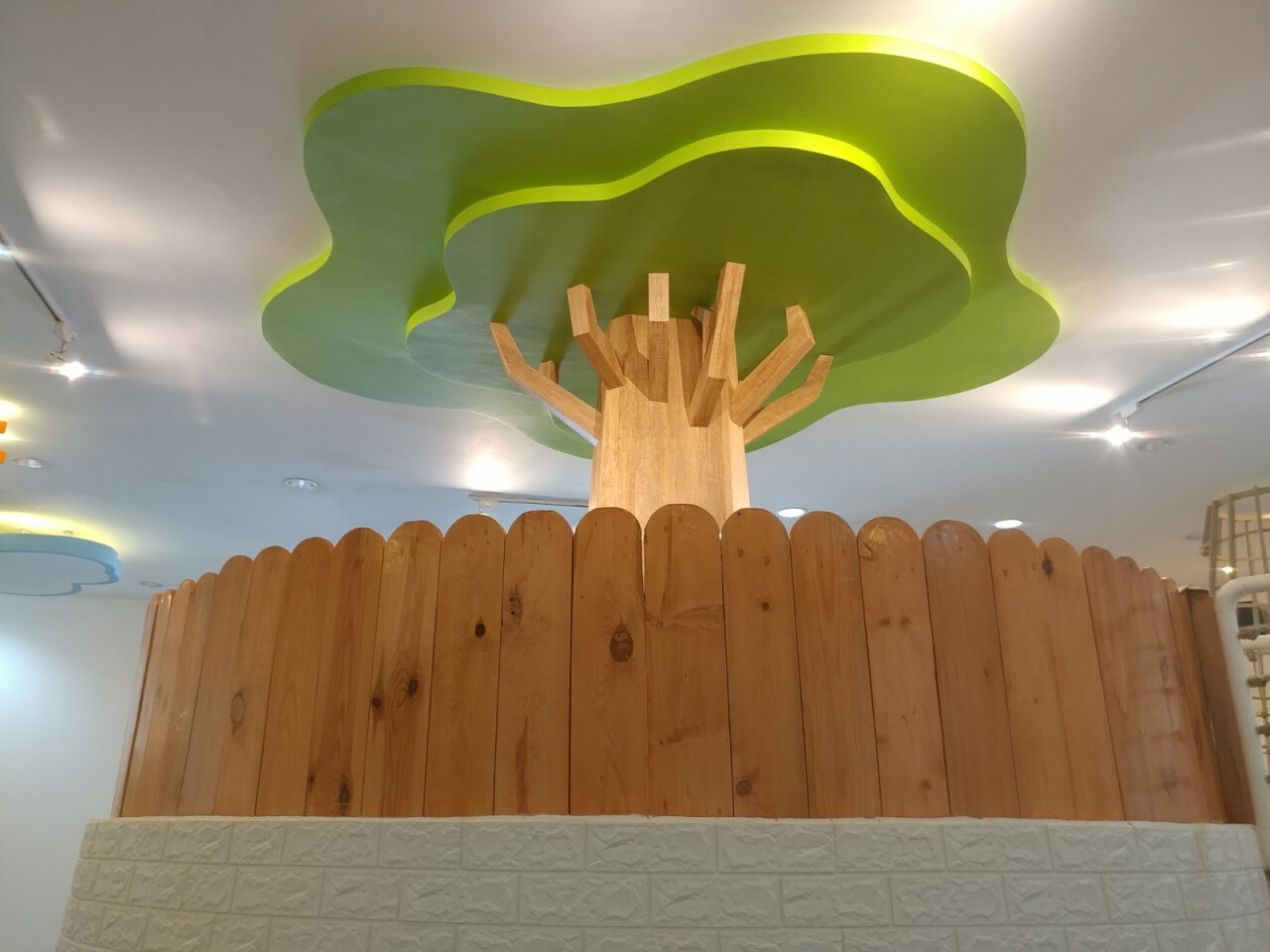 SunnySide Shop & Playscape