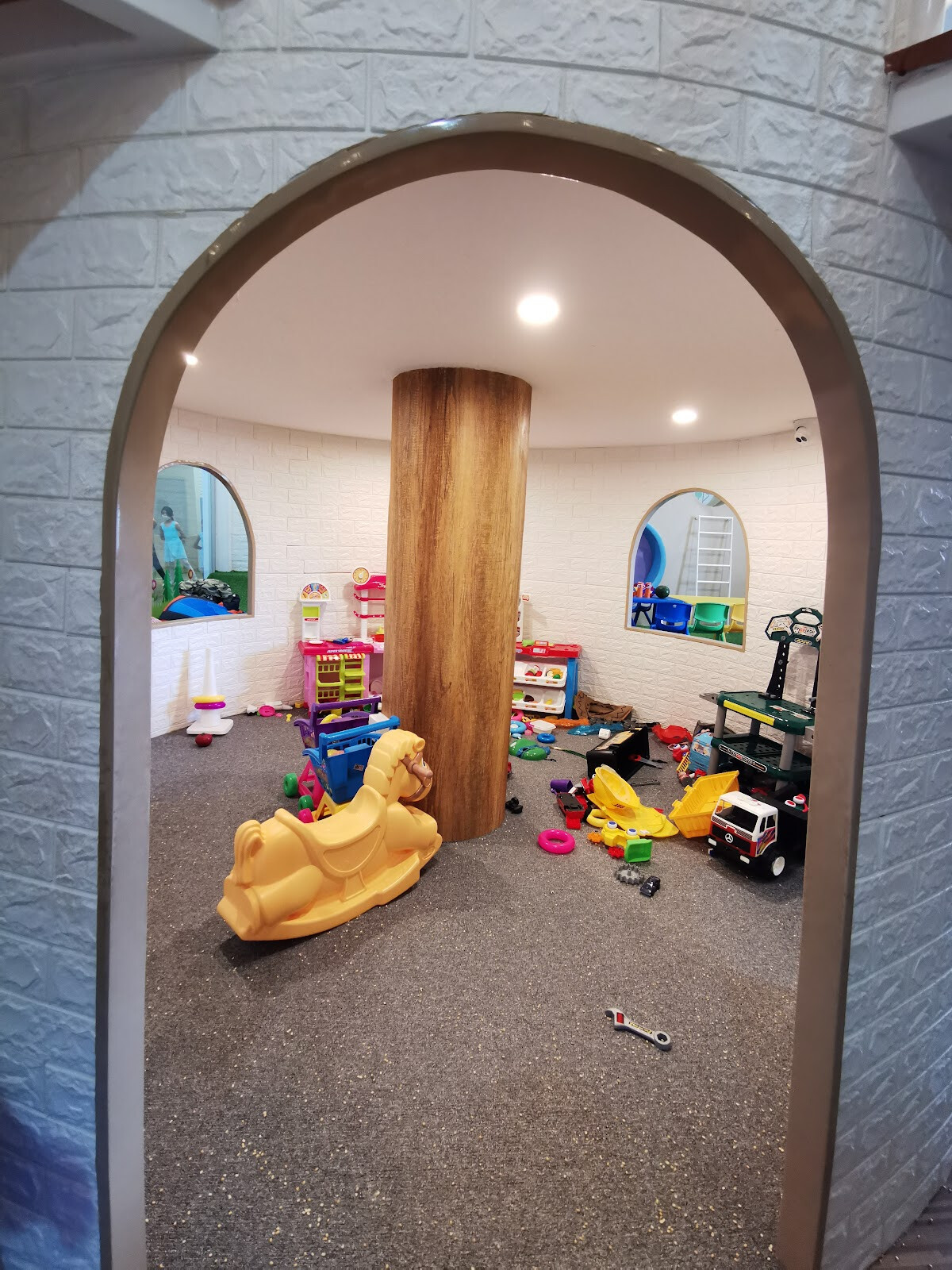SunnySide Shop & Playscape