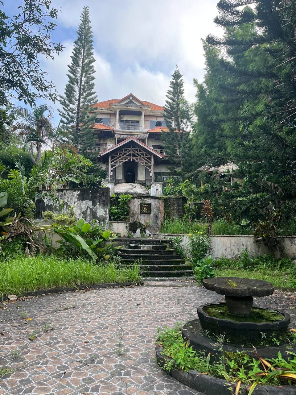 Вилла под реновацию Джимбаран 1000м² 4 и более спален