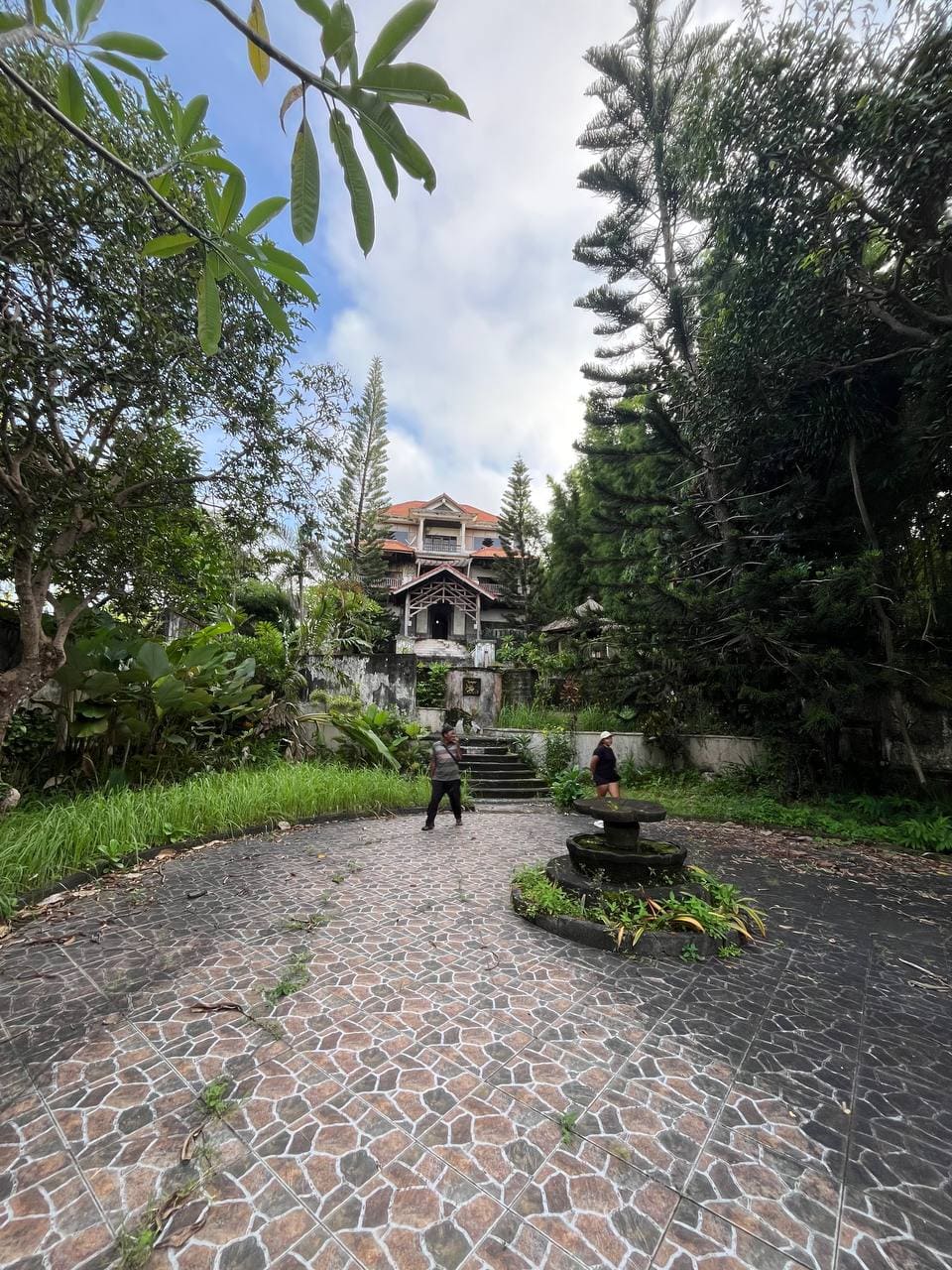 Вилла под реновацию Джимбаран 1000м² 4 и более спален