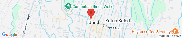 Тропа по по рисовым полям на улице Кадженг