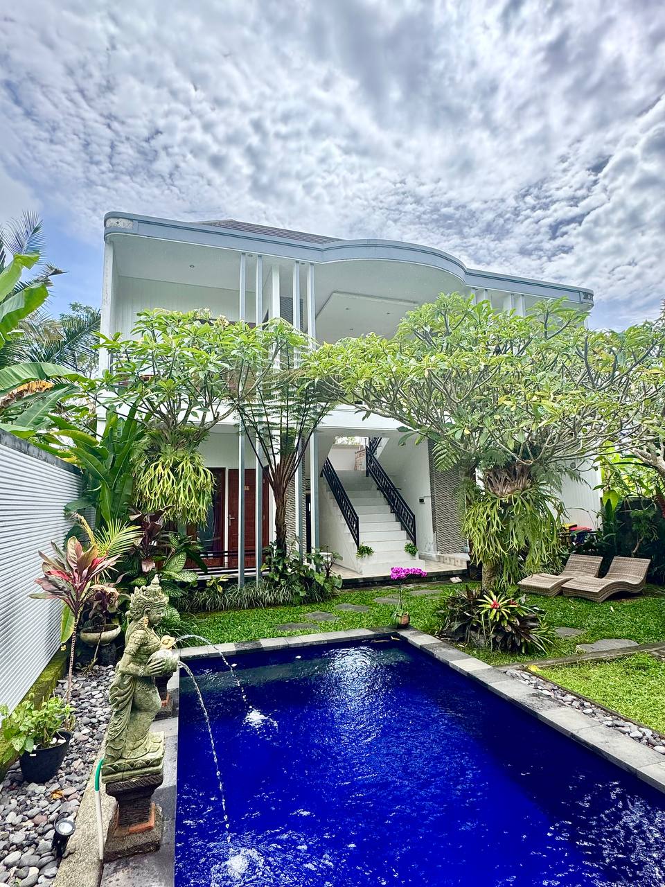 Вилла просторная Убуд 4 и более спален