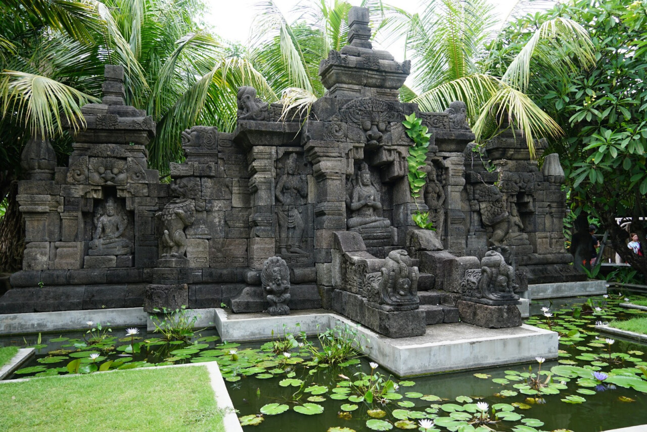 Big Garden Corner