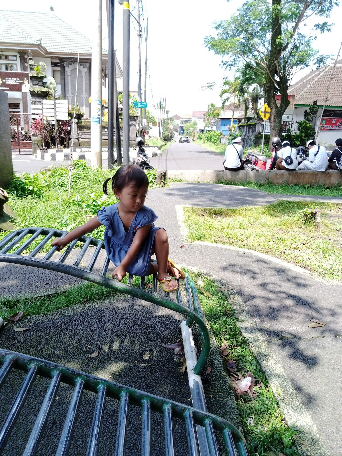 Taman Bermain Dan Taman Olahraga