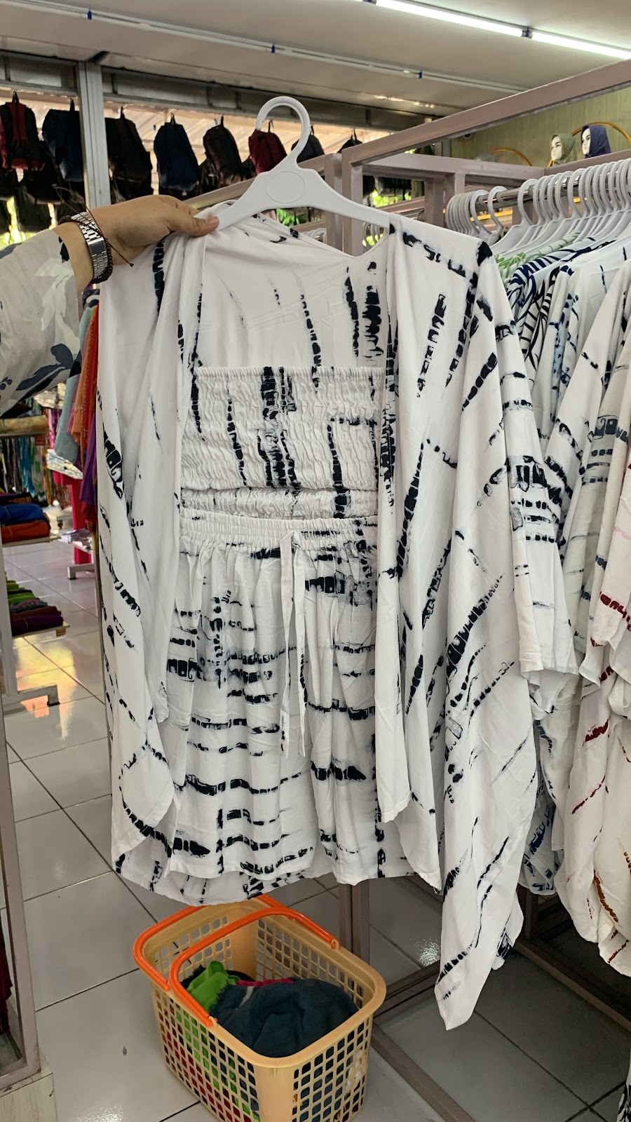 Barong Bali (Oleh - Oleh Khas Bali)