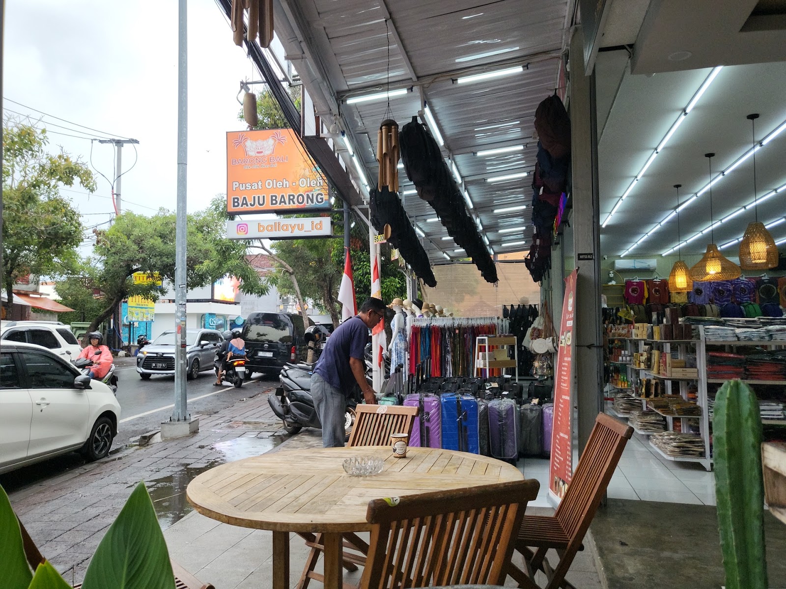 Barong Bali (Oleh - Oleh Khas Bali)