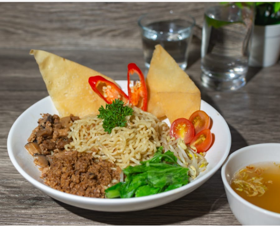 Queen Bean Vegetarian - Vegan