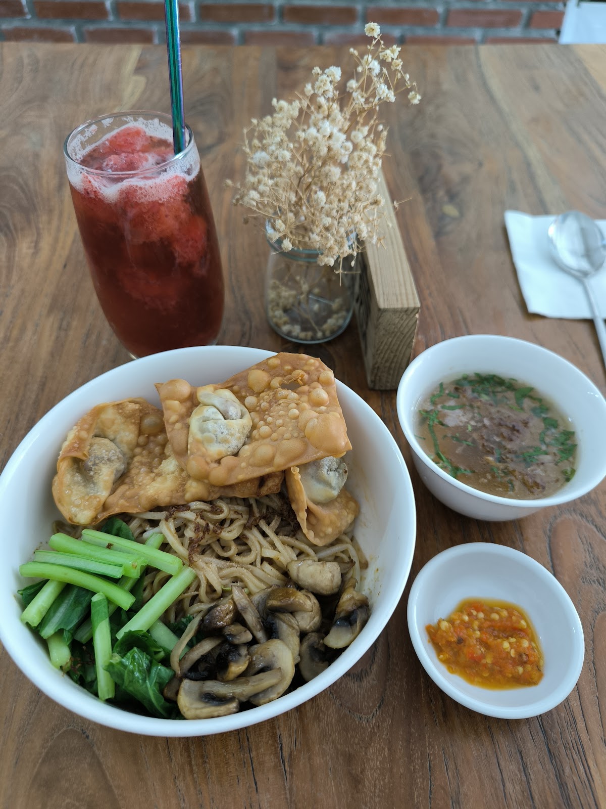 Loving Nature Vegan Vegetarian Cafe