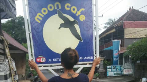 Moon Cafe