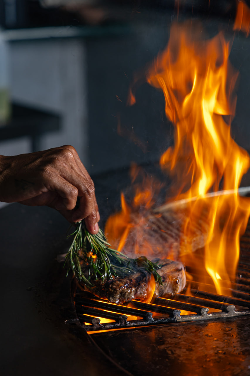 Ju Bali - Grill Bar and Jacuzzi Club