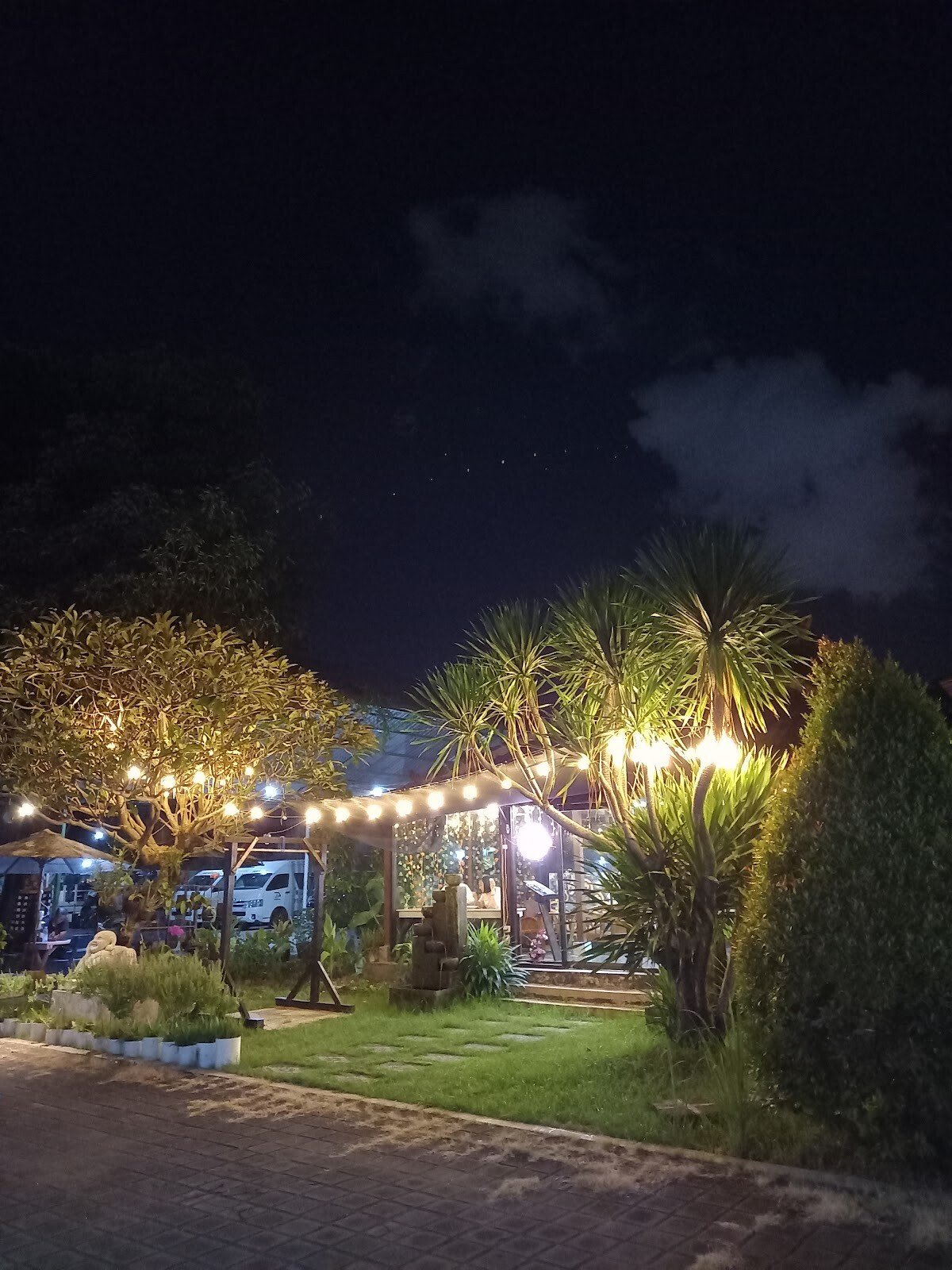 Bumboe Vegan and Vegetarian, resto & bahan vegetarian