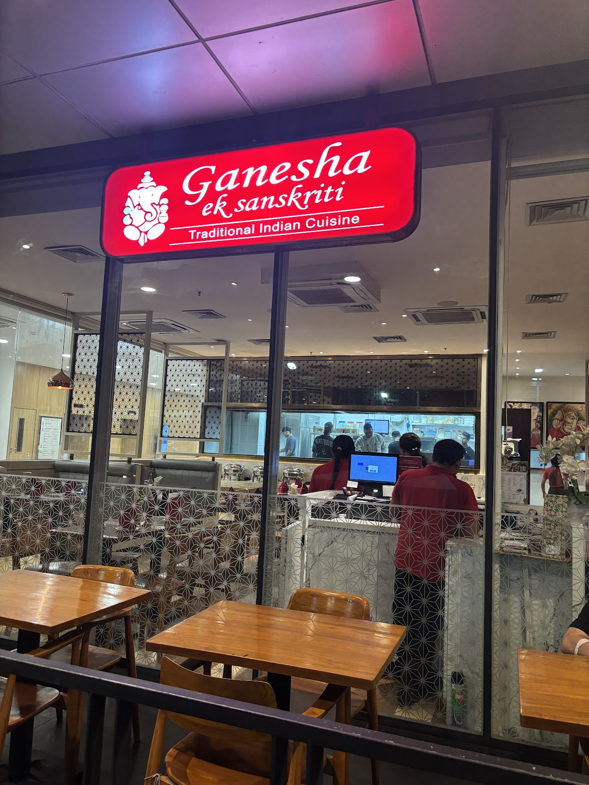 Ganesha ek Sanskriti Sunset Road (Traditional Indian Cuisine & Bar)