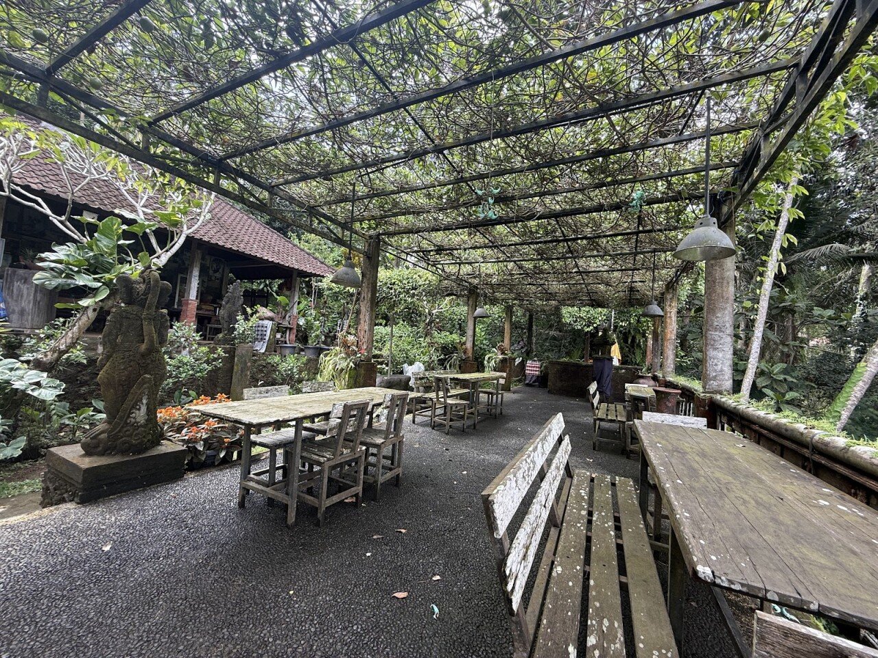 Waroeng Sebatu