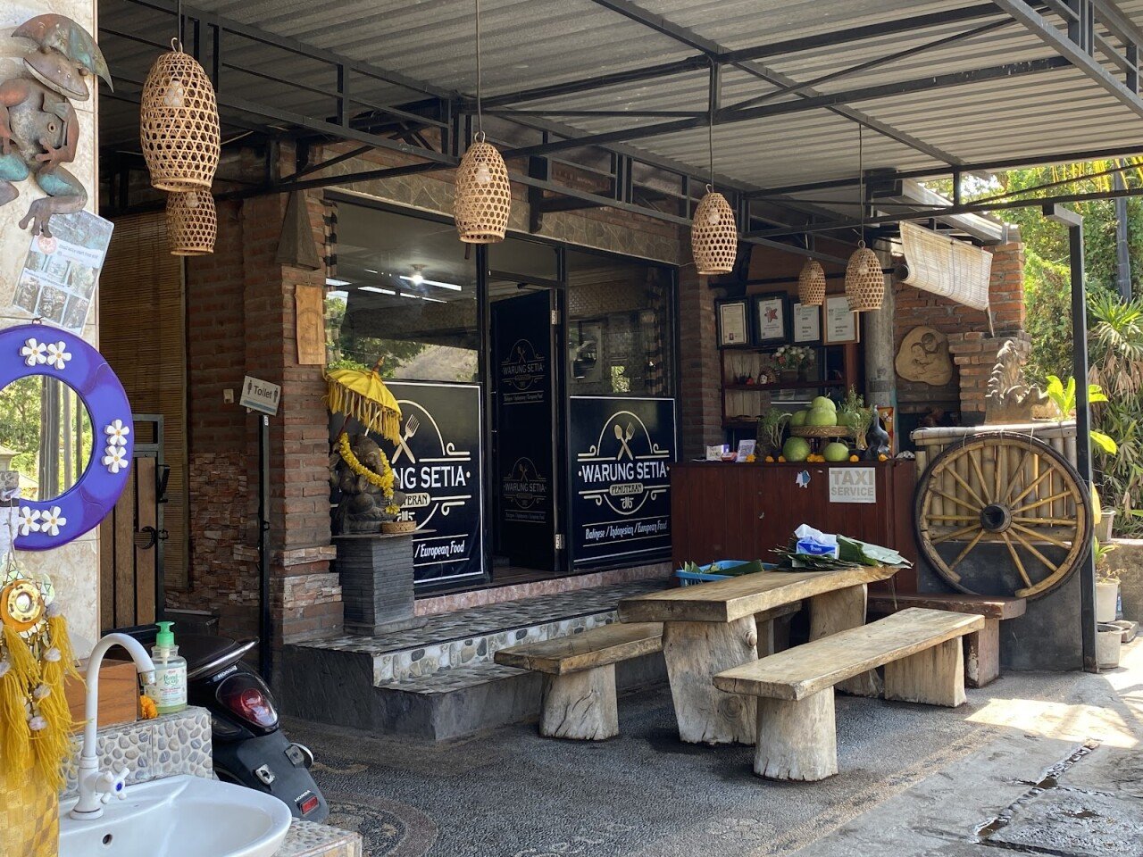 Warung Setia Pemuteran