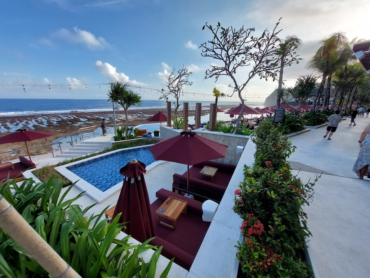 White Rock Beach Club