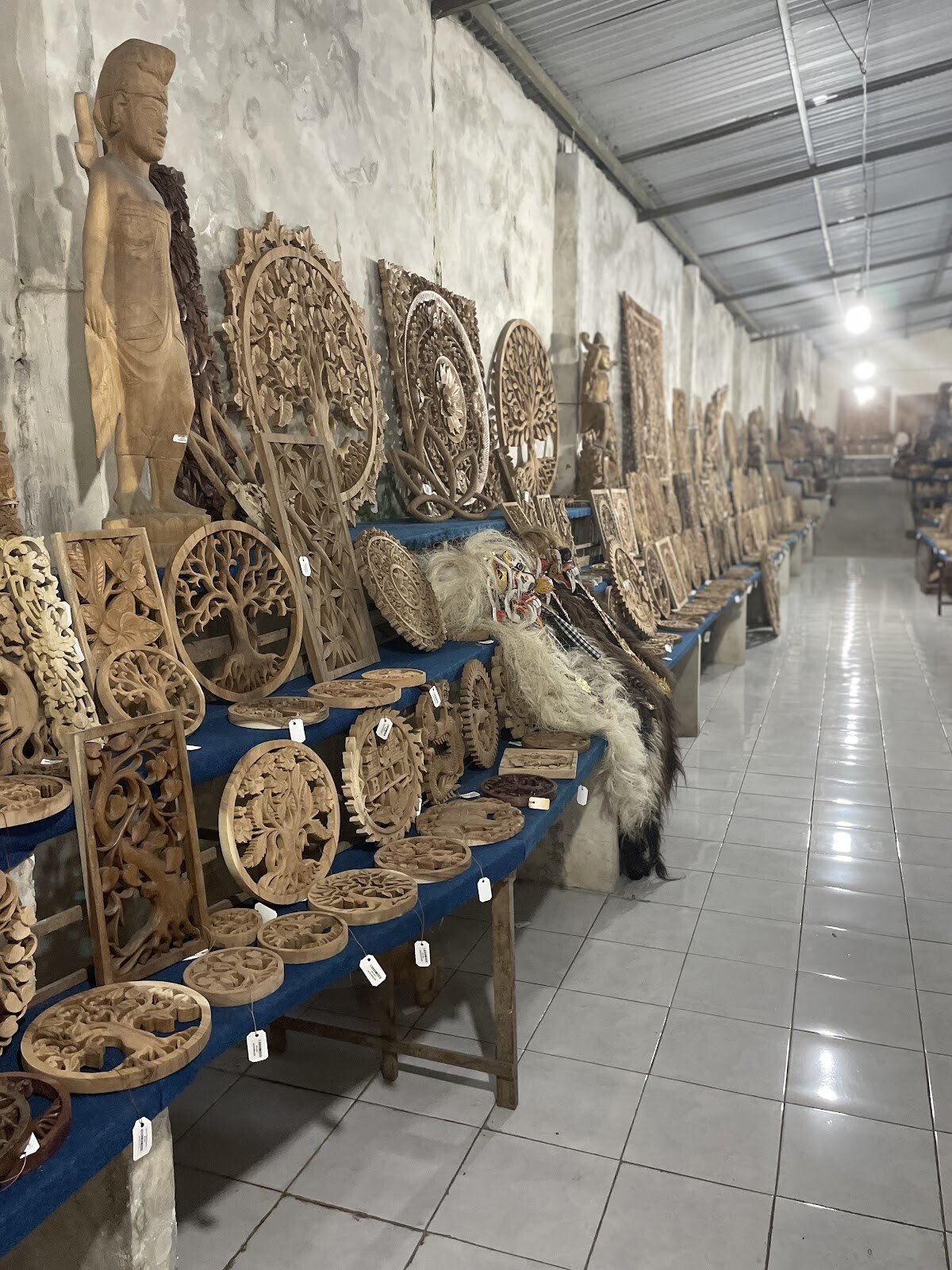 Yuyu wood carving & furniture